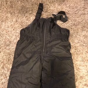 Size 2t never worn!! Waterproof